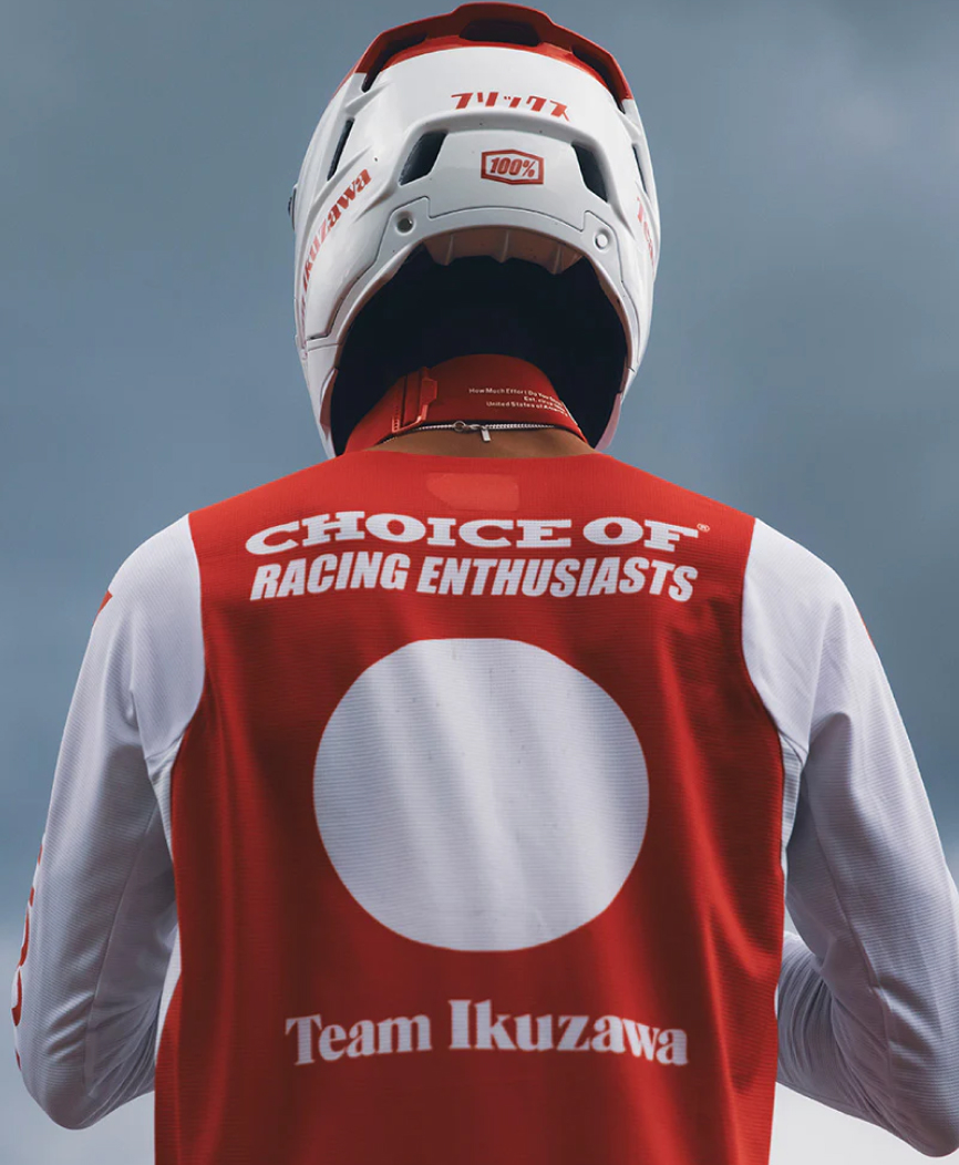 Team Ikuzawa x 100Percent®, quand la précision japonaise rencontre l’esprit californien