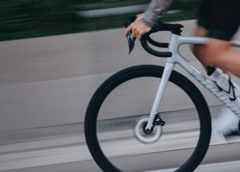 Specialized Aethos 2, l’art du superflu devenu essentiel